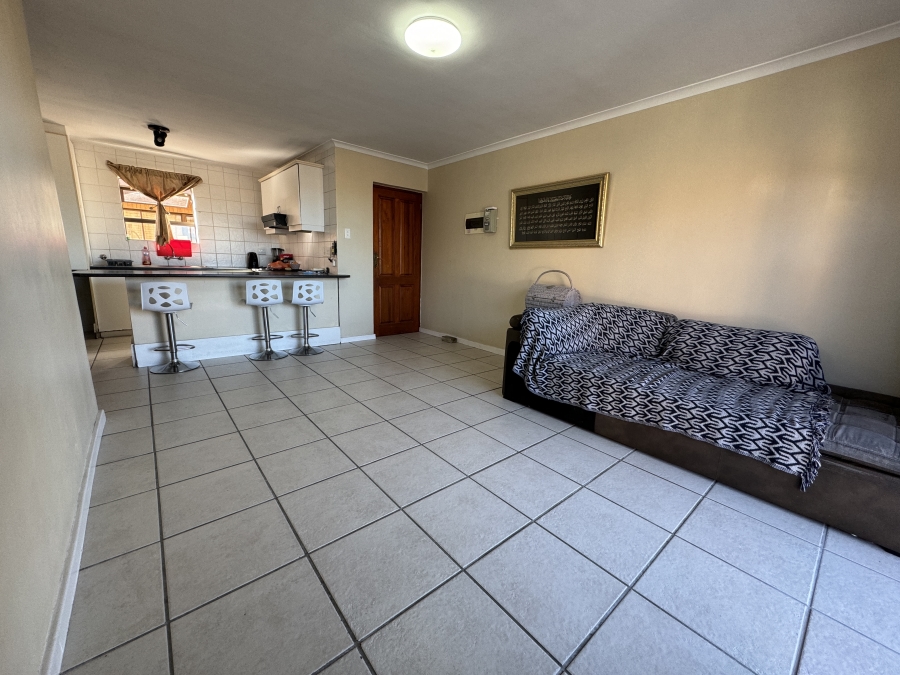 2 Bedroom Property for Sale in Sea Breeze Western Cape